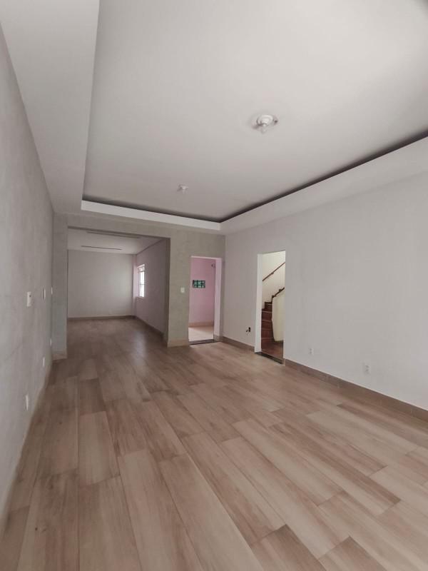 Casa, Santa Efigênia, 3 Quartos, 0 Vaga