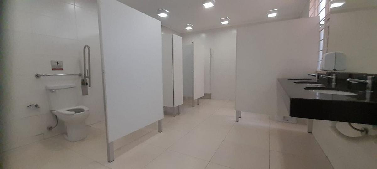 Loja, Savassi, 0 Quarto, 2 Vagas, 0 Suíte