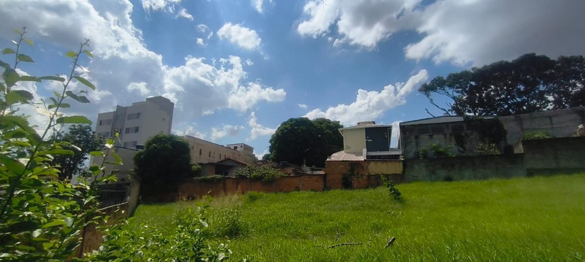 Lote, Céu Azul, 0 Quarto, 0 Vaga