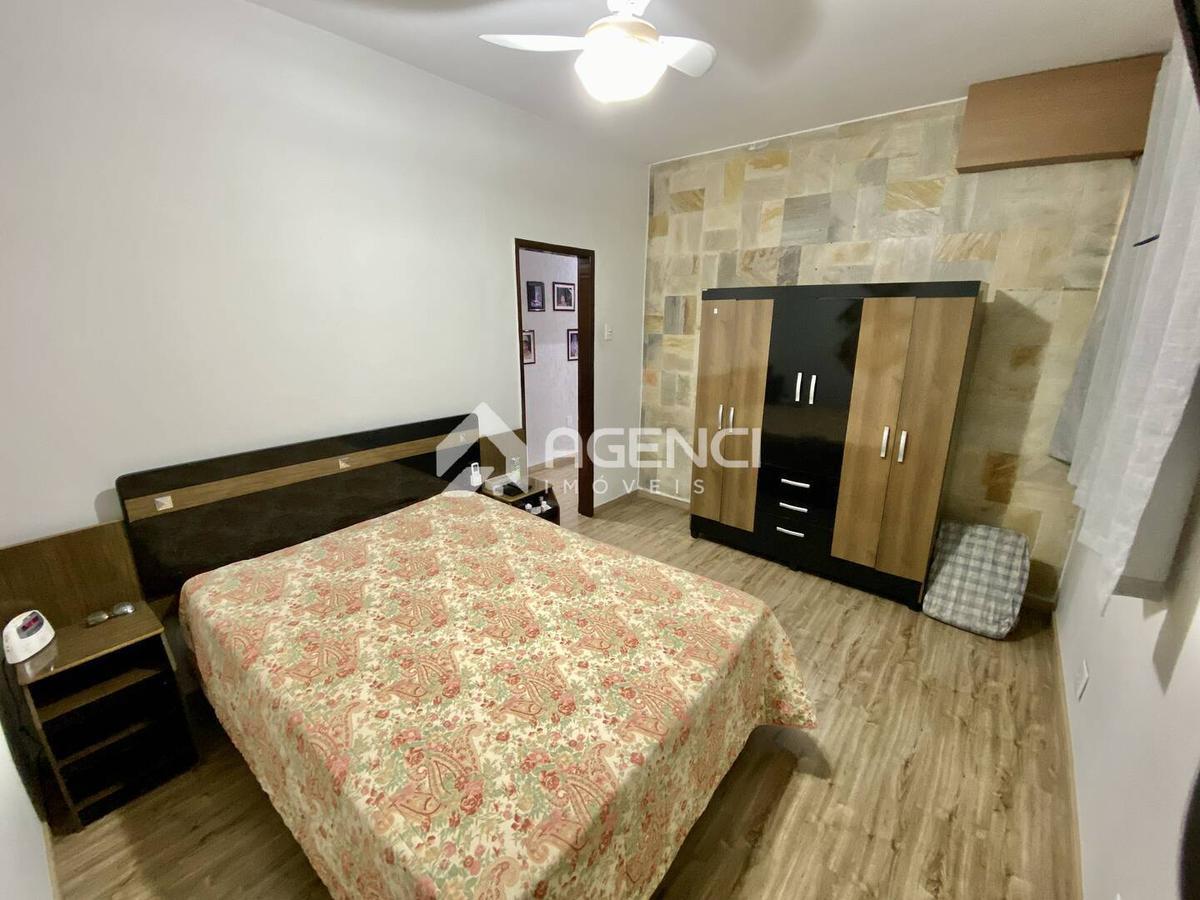 Casa, Santa Maria, 5 Quartos, 0 Vaga, 3 Suítes