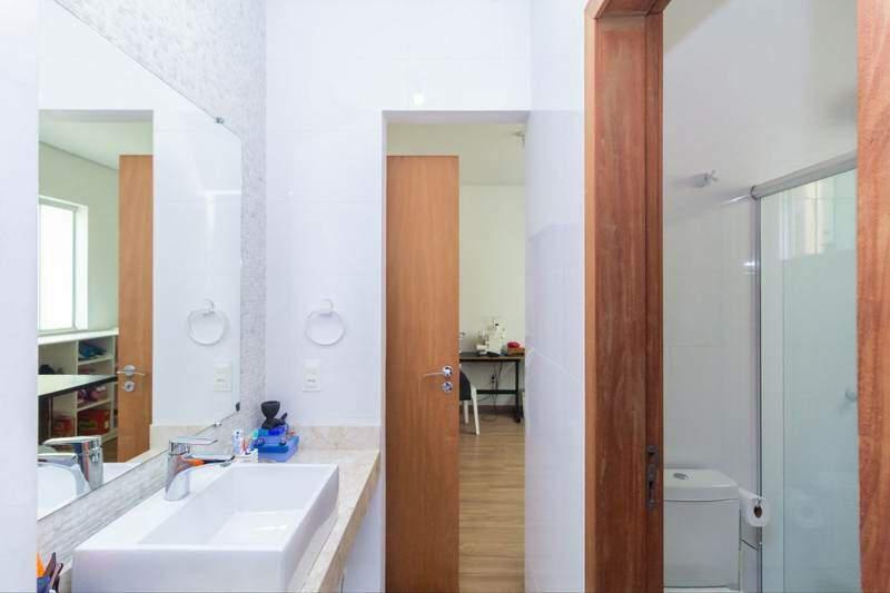 Casa, Estoril, 4 Quartos, 3 Vagas, 2 Suítes