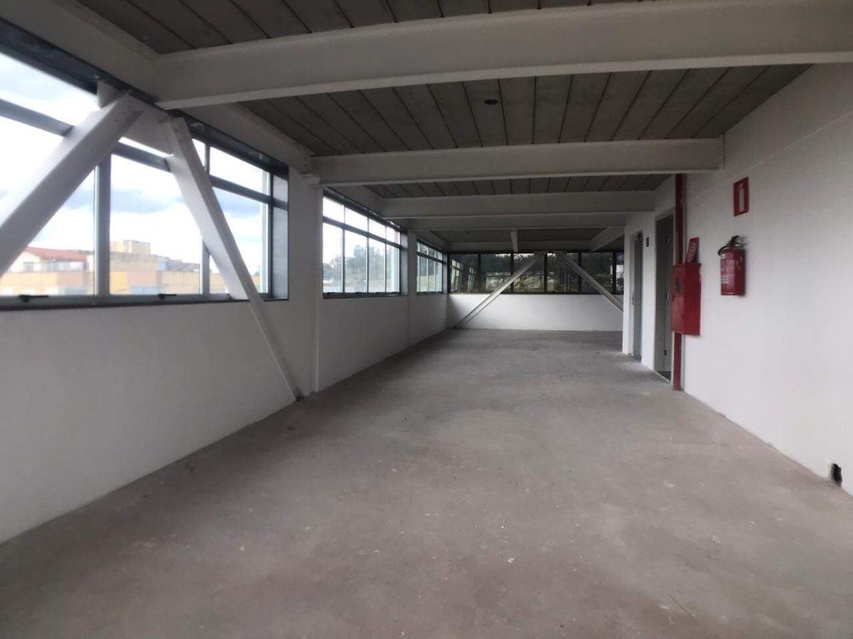 Prédio, Santa Lúcia, 32 Vagas