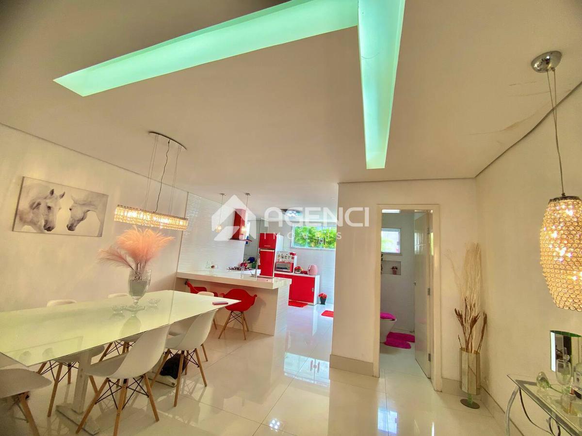 Casa, Santa Maria, 3 Quartos, 0 Vaga, 2 Suítes