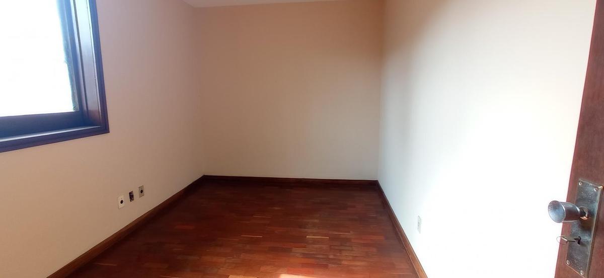 Casa, Santa Helena, 6 Quartos, 4 Vagas, 2 Suítes
