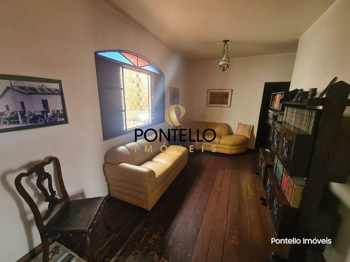 Casa, Cachoeirinha, 9 Quartos, 2 Vagas, 1 Suíte