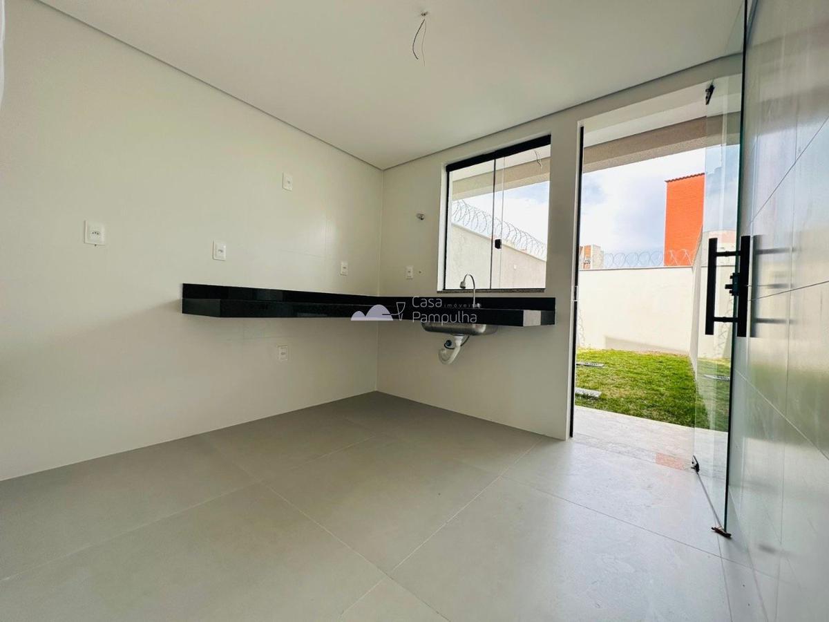 Casa, Santa Mônica, 2 Quartos, 2 Vagas, 2 Suítes