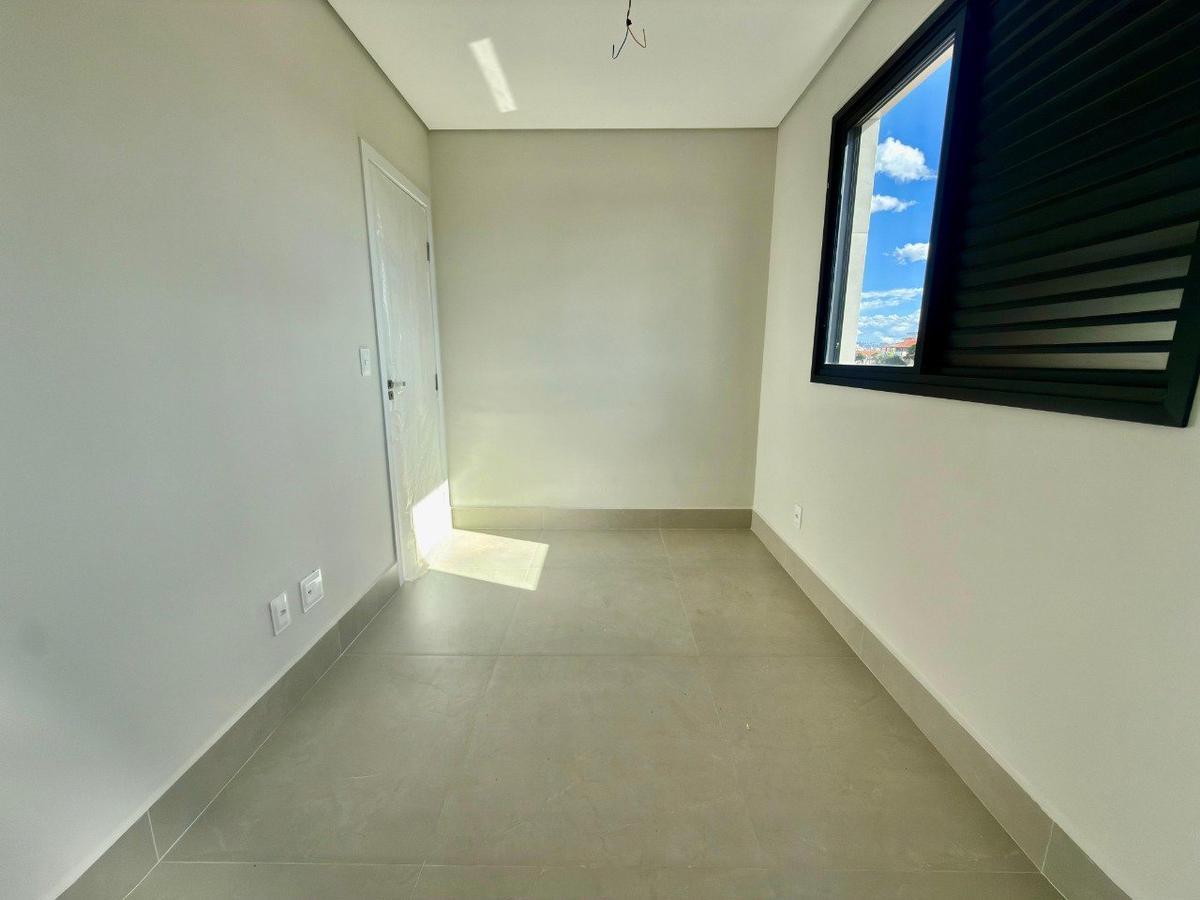 Cobertura, Planalto, 4 Quartos, 2 Vagas, 2 Suítes