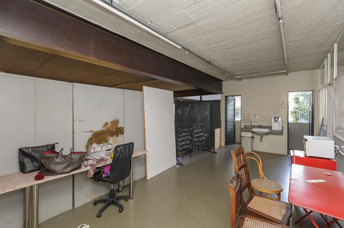 Prédio, São Lucas, 0 Quarto, 15 Vagas