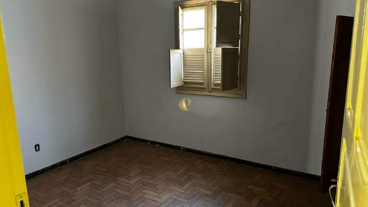 Casa, Centro, 4 Quartos, 2 Vagas, 1 Suíte