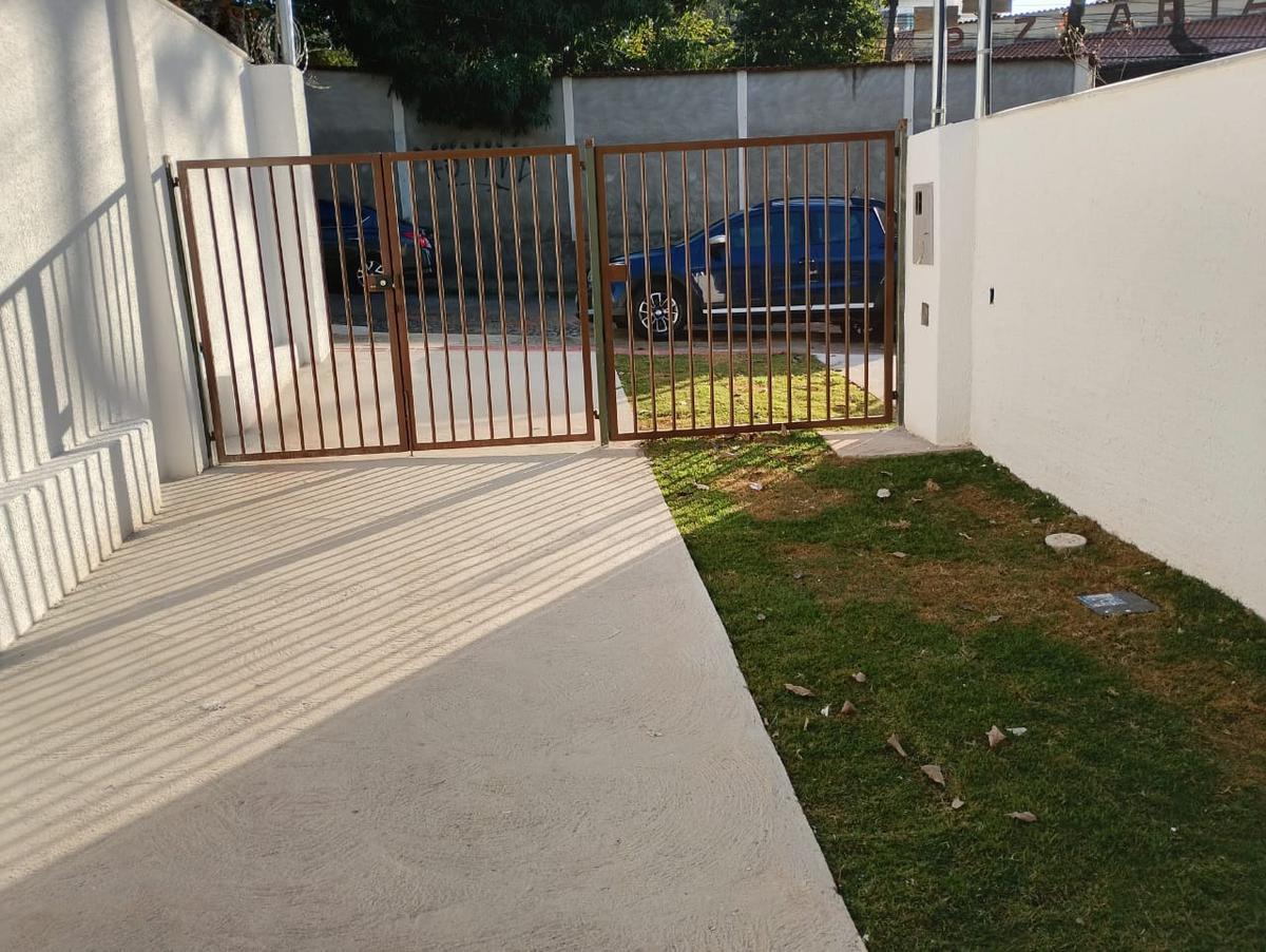 Casa, Santa Branca, 3 Quartos, 2 Vagas, 1 Suíte