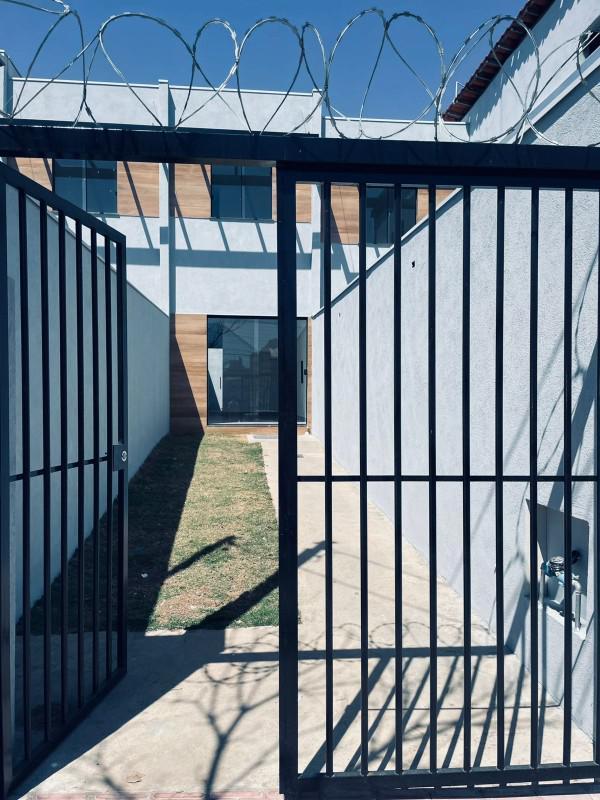 Casa, Piratininga (venda Nova), 2 Quartos, 1 Vaga, 2 Suítes