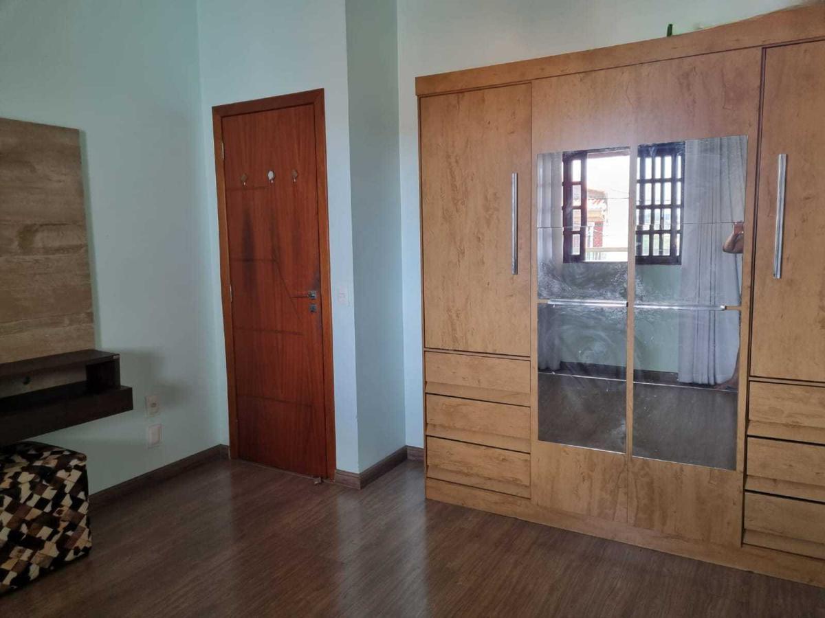 Casa, Nacional, 6 Quartos, 4 Vagas, 2 Suítes