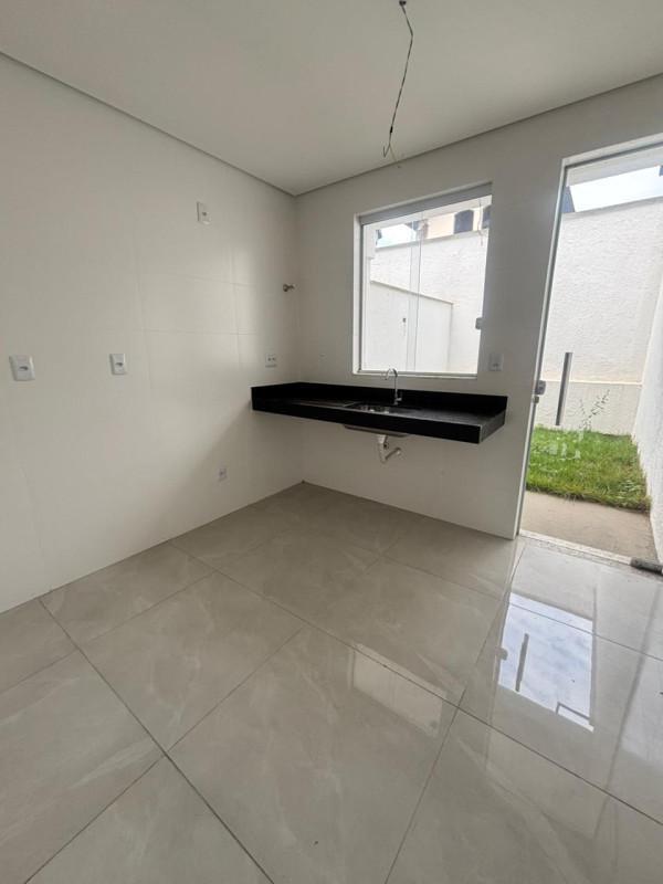 Casa, Floramar, 2 Quartos, 2 Vagas, 2 Suítes
