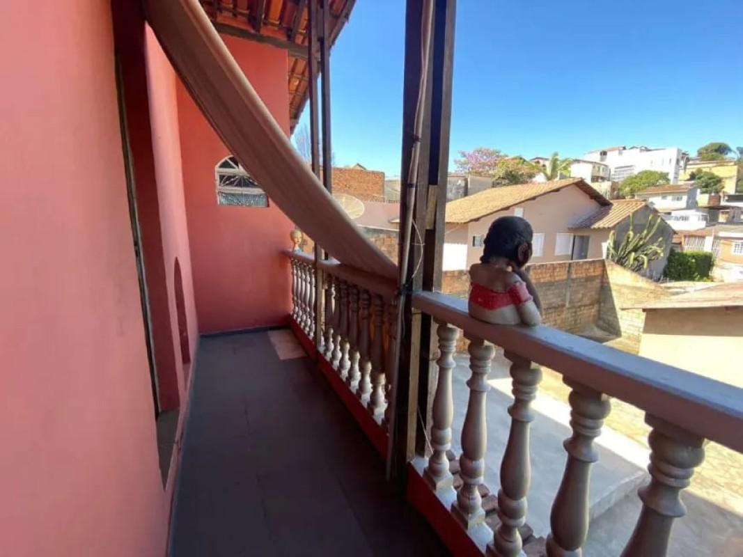 Casa, Teixeira Dias, 4 Quartos, 2 Vagas, 1 Suíte