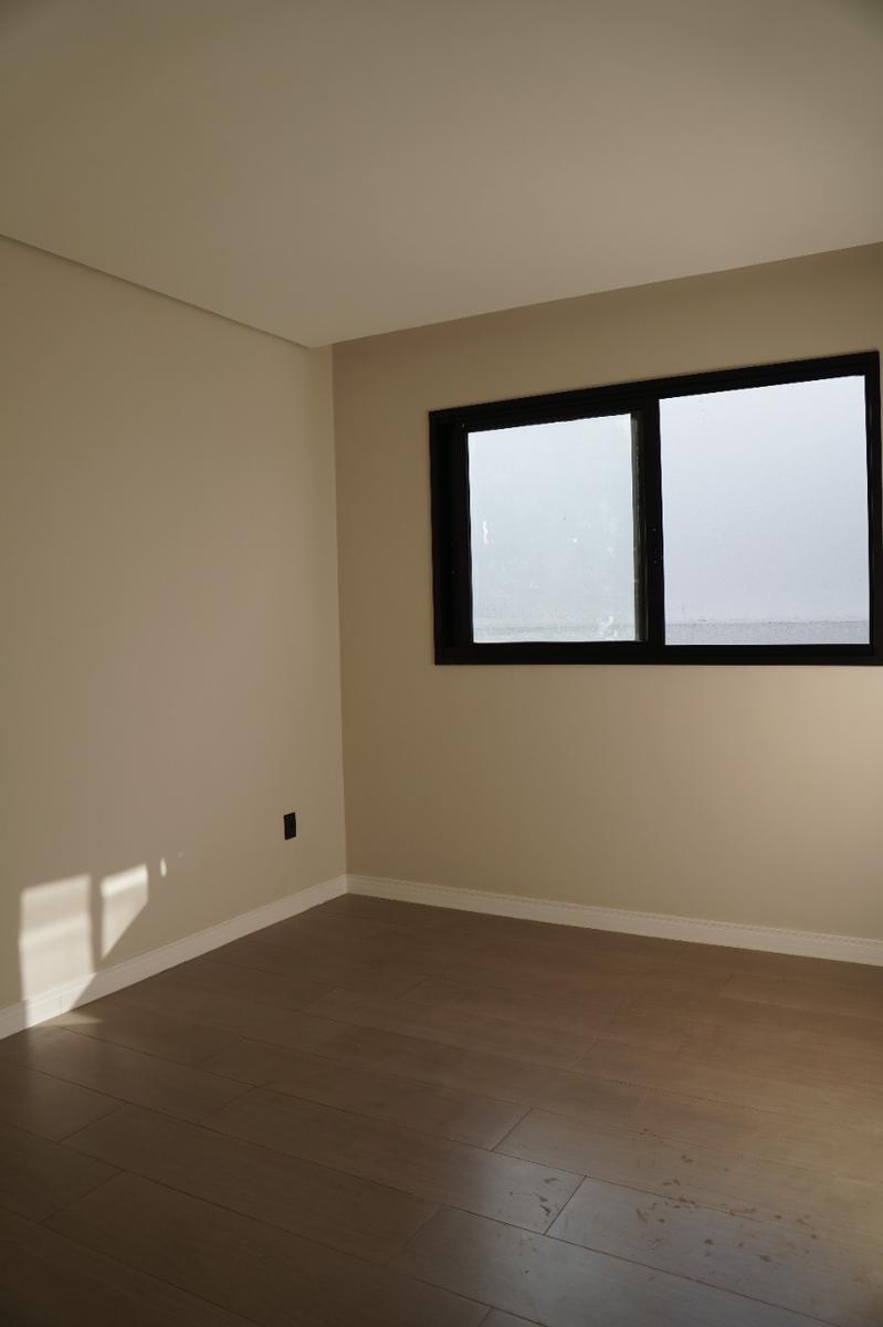 Casa, Trevo, 4 Quartos, 3 Vagas, 2 Suítes