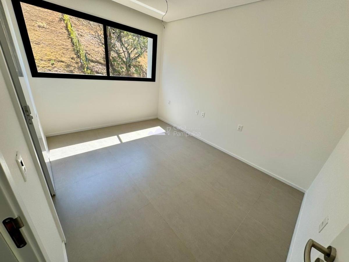 Casa, Trevo, 3 Quartos, 2 Vagas, 1 Suíte