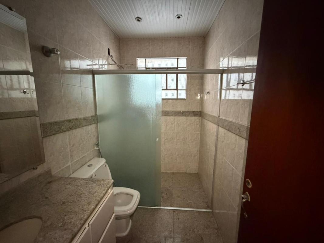 Casa, Graça, 4 Quartos, 2 Vagas, 1 Suíte