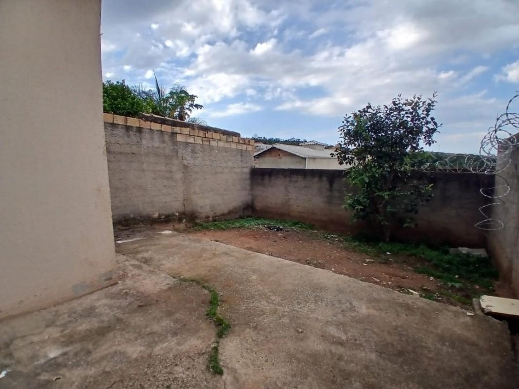 Casa, Nova Esmeraldas, 2 Quartos, 4 Vagas