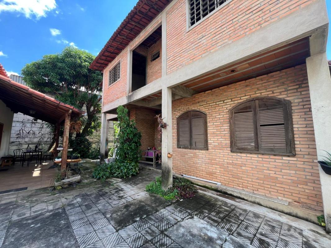 Casa, Santa Efigênia, 6 Quartos, 6 Vagas, 1 Suíte
