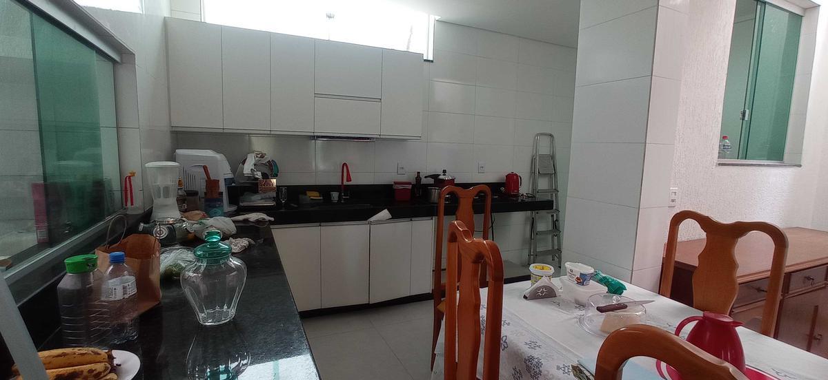 Casa, Colégio Batista, 5 Quartos, 2 Vagas, 2 Suítes