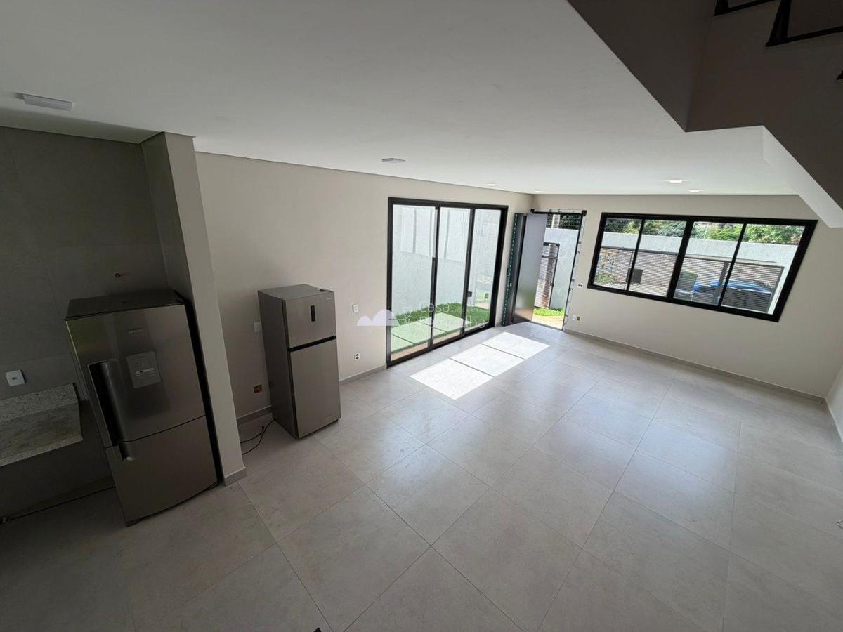 Casa, Trevo, 3 Quartos, 2 Vagas, 2 Suítes