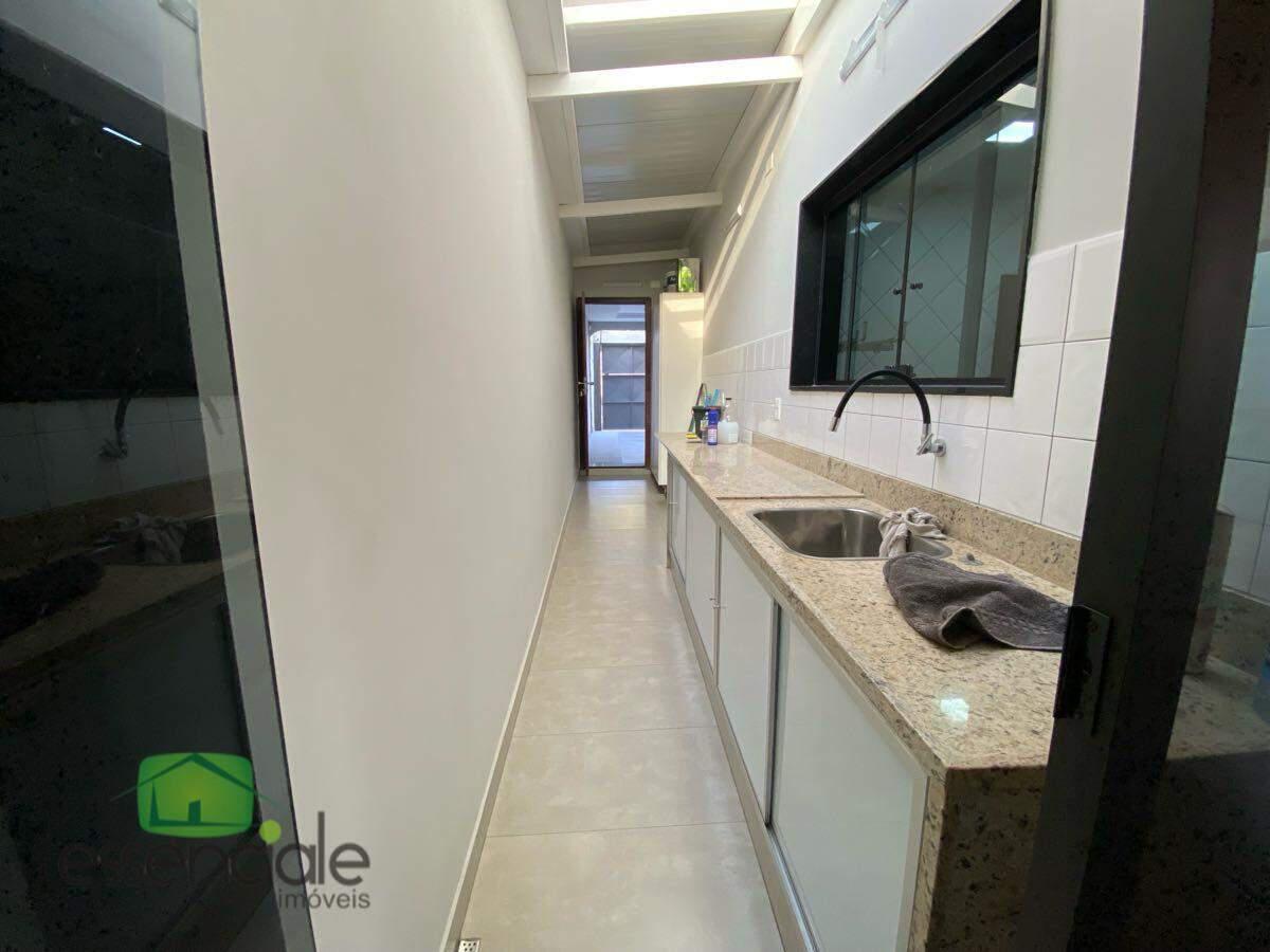 Casa, Conjunto Água Branca, 3 Quartos, 4 Vagas, 1 Suíte