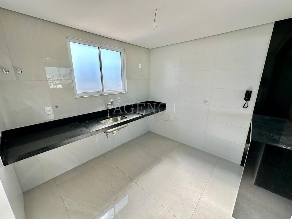 Cobertura, Serrano, 4 Quartos, 0 Vaga, 1 Suíte