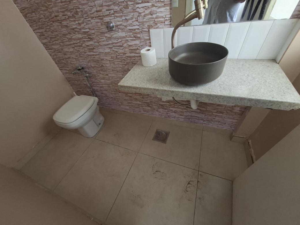 Sala, Savassi, 0 Quarto, 4 Vagas