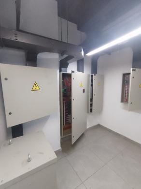 Loja, Savassi, 64 Vagas