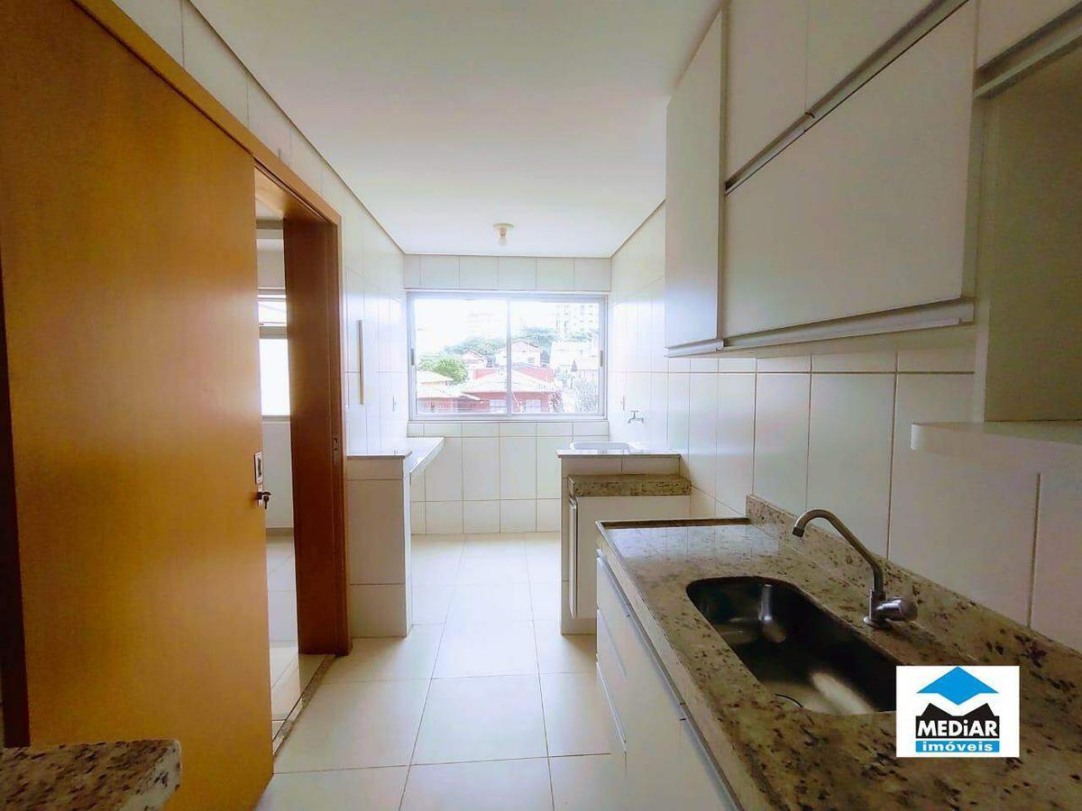 Apartamento, Floresta, 2 Quartos, 2 Vagas, 1 Suíte