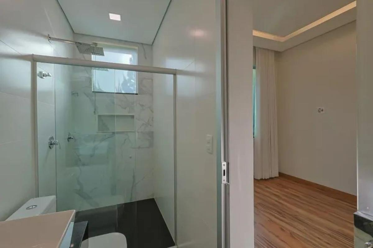 Casa, Castelo, 4 Quartos, 3 Vagas, 4 Suítes