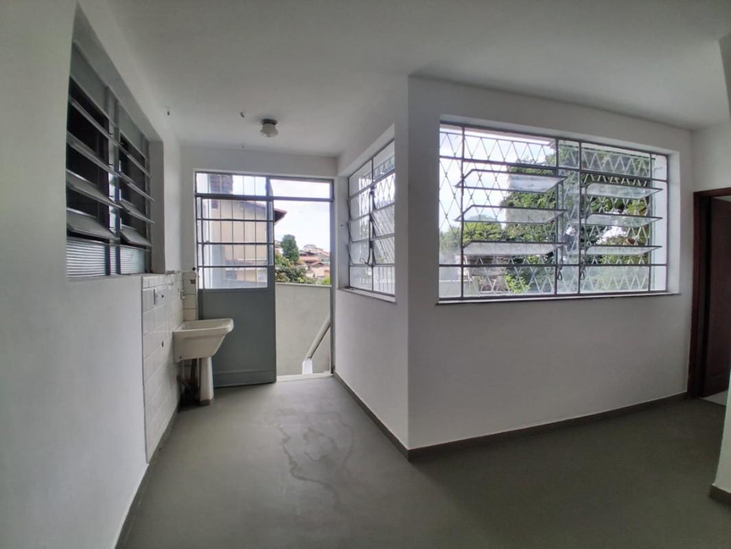 Casa, Cachoeirinha, 3 Quartos, 4 Vagas, 1 Suíte