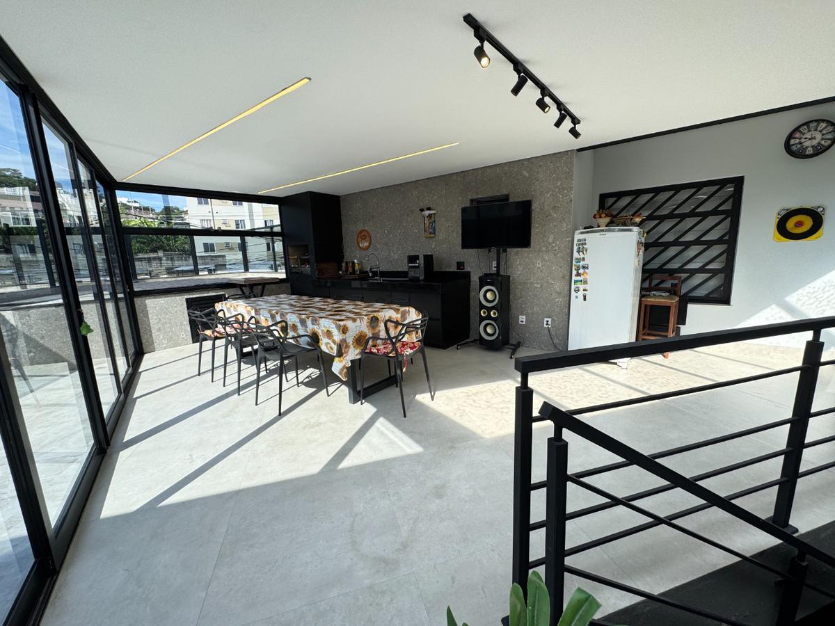 Casa, Santa Branca, 3 Quartos, 3 Vagas, 1 Suíte