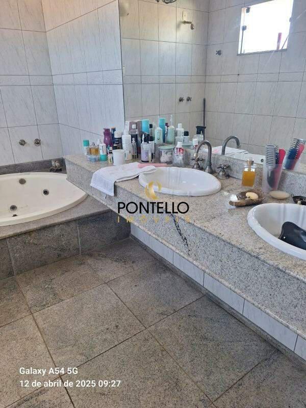 Casa, Mangabeiras, 4 Quartos, 4 Vagas, 2 Suítes