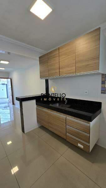 Casa, Santa Branca, 2 Quartos, 1 Vaga