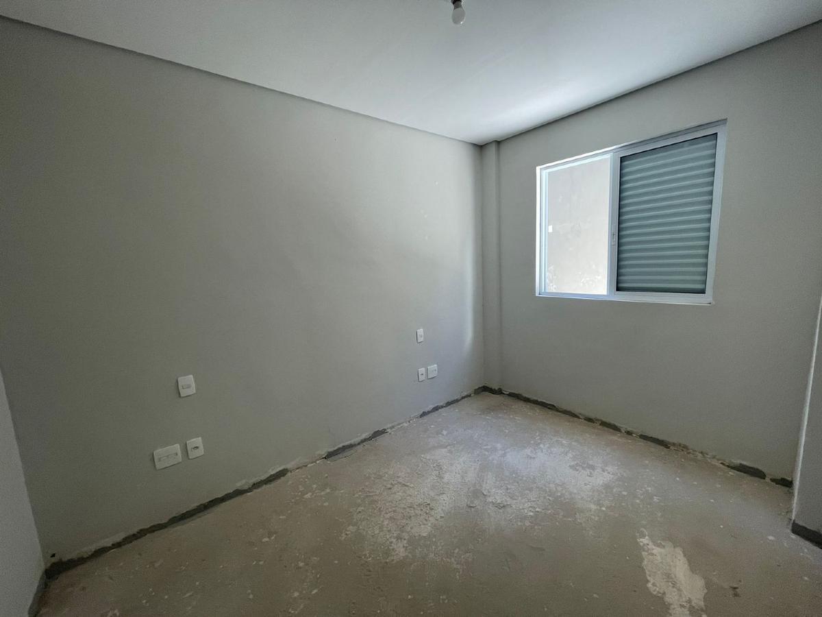 Apartamento, Sagrada Família, 3 Quartos, 2 Vagas, 1 Suíte