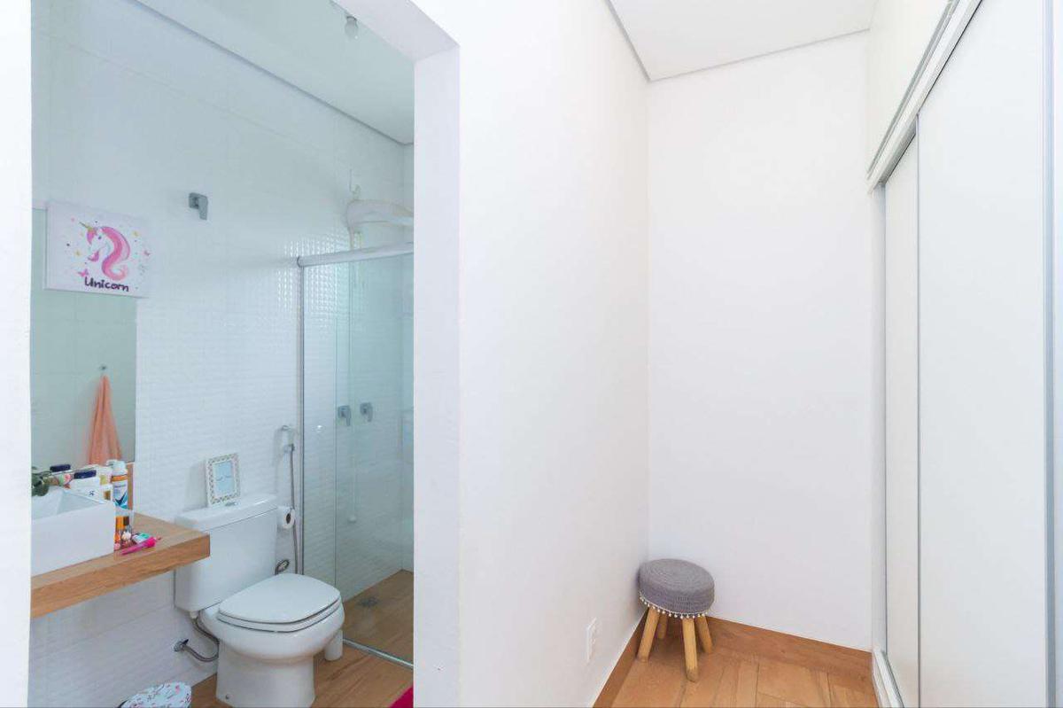 Casa, Estoril, 4 Quartos, 3 Vagas, 4 Suítes