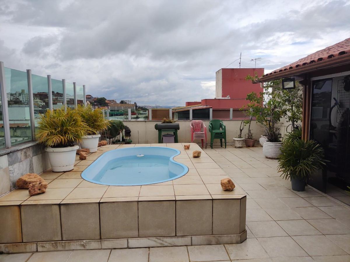 Cobertura, Ana Lúcia, 4 Quartos, 2 Vagas, 1 Suíte