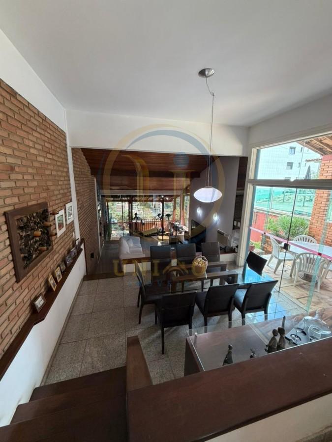 Casa, Santa Lúcia, 6 Quartos, 5 Vagas, 1 Suíte