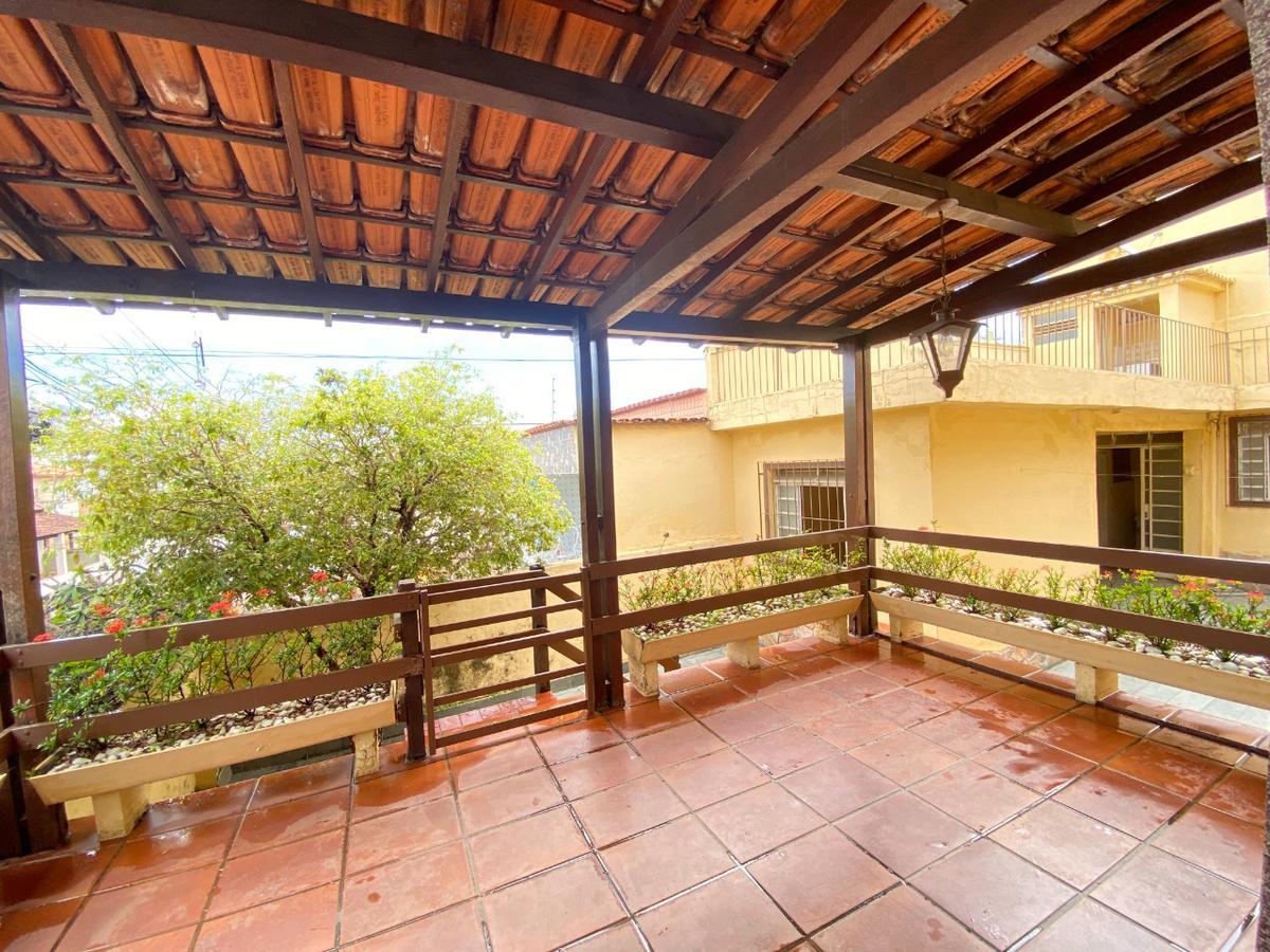 Casa, Sagrada Família, 7 Quartos, 4 Vagas, 2 Suítes