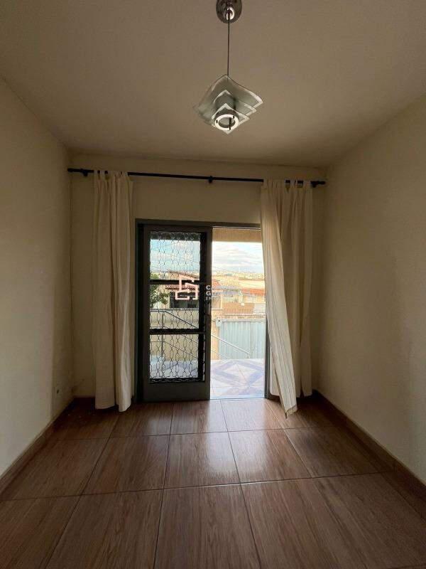 Casa, Coqueiros, 3 Quartos, 4 Vagas, 1 Suíte