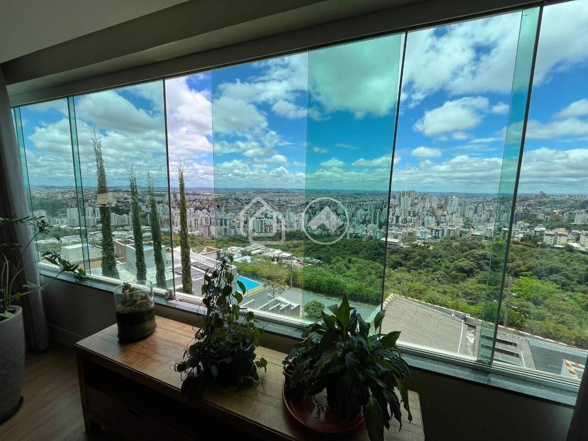 Casa, Buritis, 4 Quartos, 7 Vagas, 3 Suítes