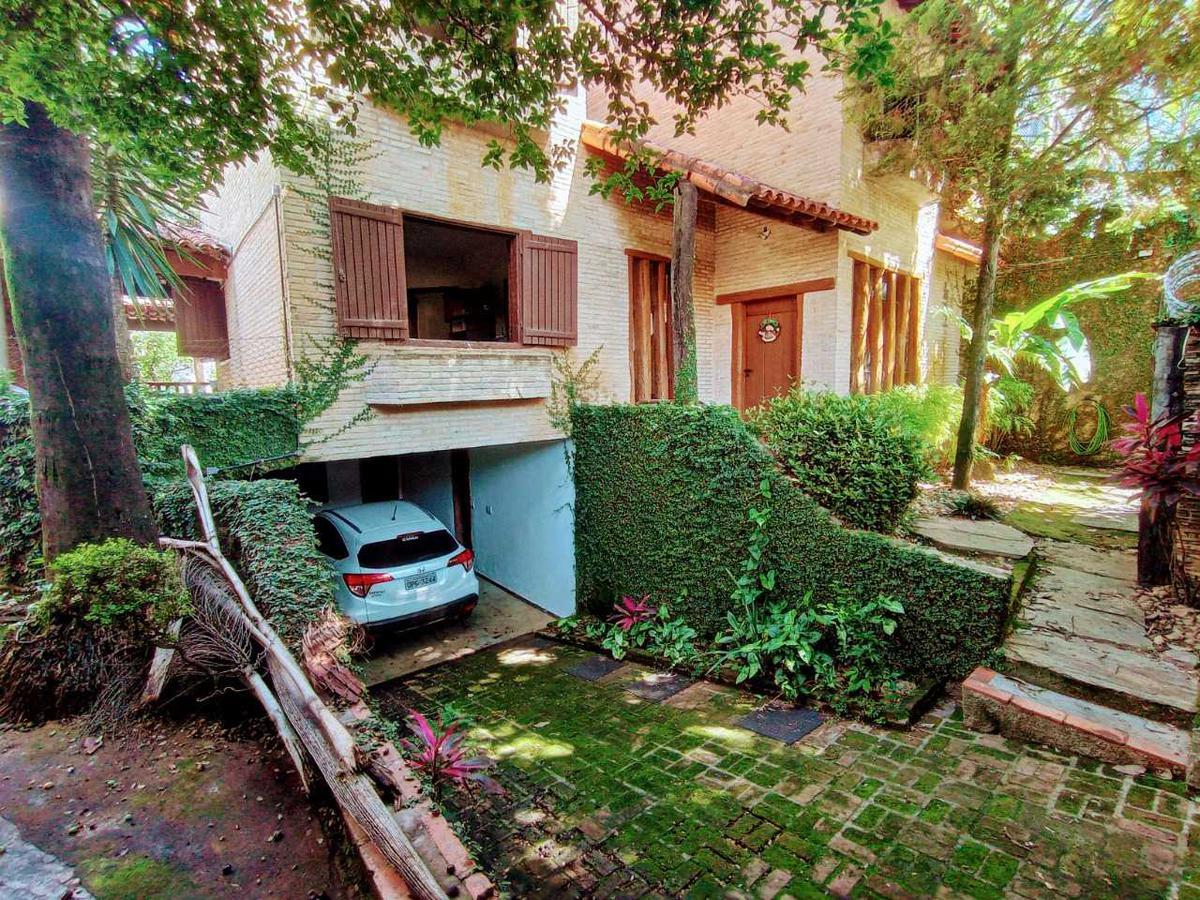 Casa, Castelo, 4 Quartos, 4 Vagas, 1 Suíte