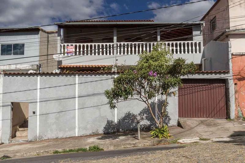 Casa, Califórnia, 4 Quartos, 2 Vagas, 1 Suíte