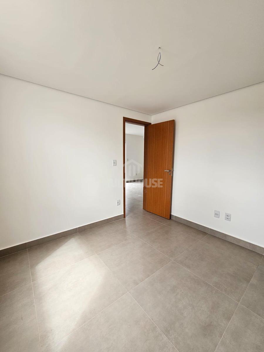 Apartamento, Candelária, 2 Quartos, 2 Vagas, 1 Suíte