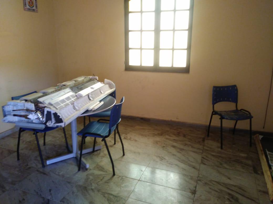 Casa Comercial, Letícia, 4 Quartos, 10 Vagas, 2 Suítes