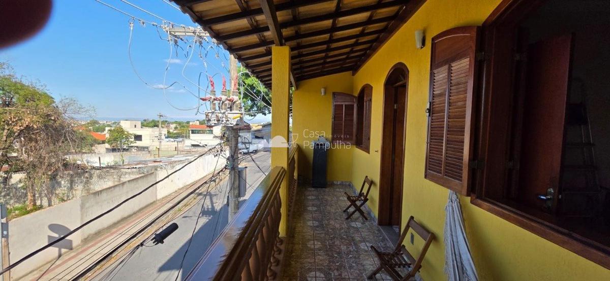 Casa, Trevo, 4 Quartos, 2 Vagas, 1 Suíte