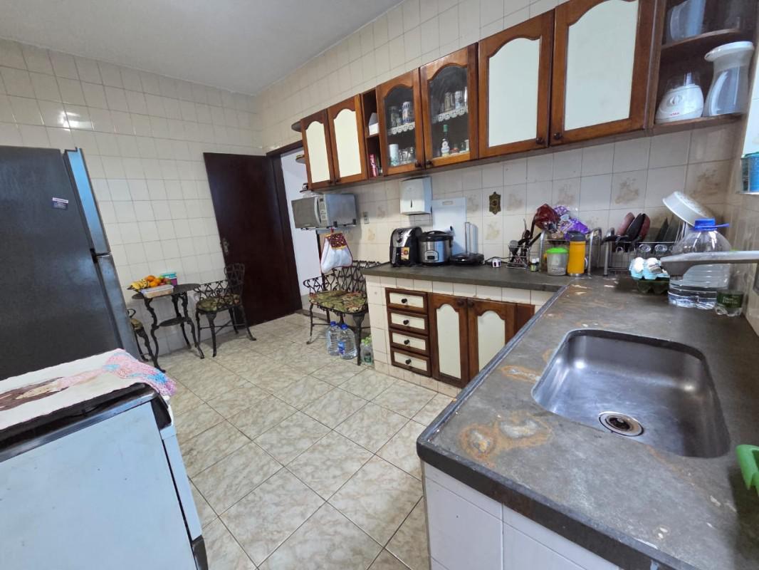 Casa, Coqueiros, 4 Quartos, 1 Vaga, 1 Suíte