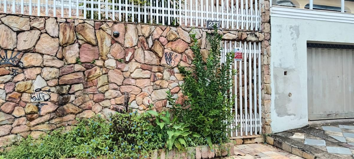 Casa, Planalto, 4 Quartos, 2 Vagas, 2 Suítes