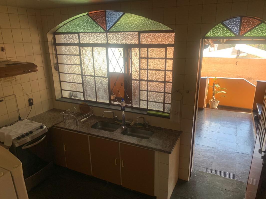Casa, Cidade Nova, 4 Quartos, 3 Vagas, 1 Suíte